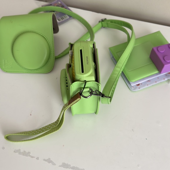 Fujifilm mini instant camera. Great condition - Picture 10 of 10